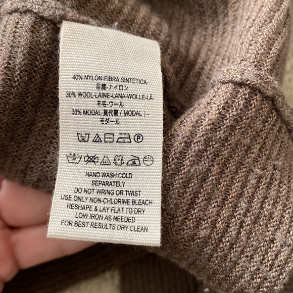 Stunning Free People Sweater - Picture 3 of 6